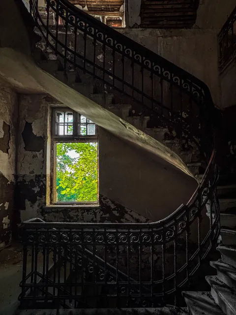 An old mansion near Bucharest (it was hard to chose the best photo for this post, see why in the comments)