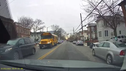 [OC] DSNY NYC Sanitation running a red light.