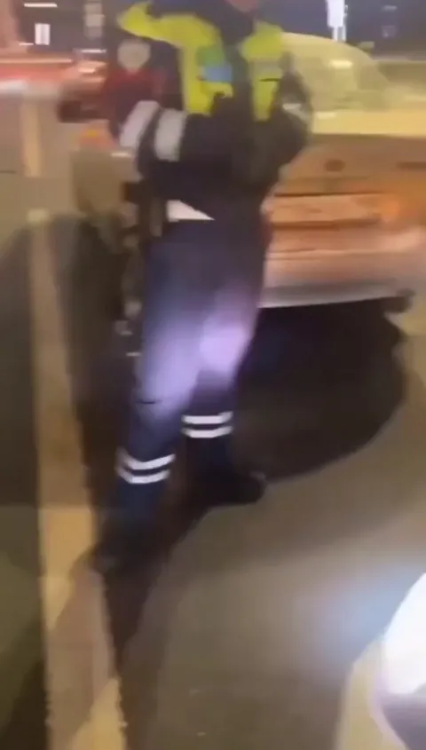 In St. Petersburg, the traffic police decided to congratulate a drunk driver on losing his driver's license. "Alexander, you are the first person this year to be fined for driving under the influence of alcohol. Happy New Year and congratulations on your first fine.”