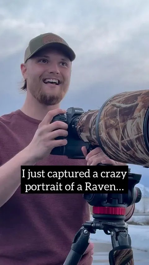 🔥This raven and its GoT icy blue eyes.