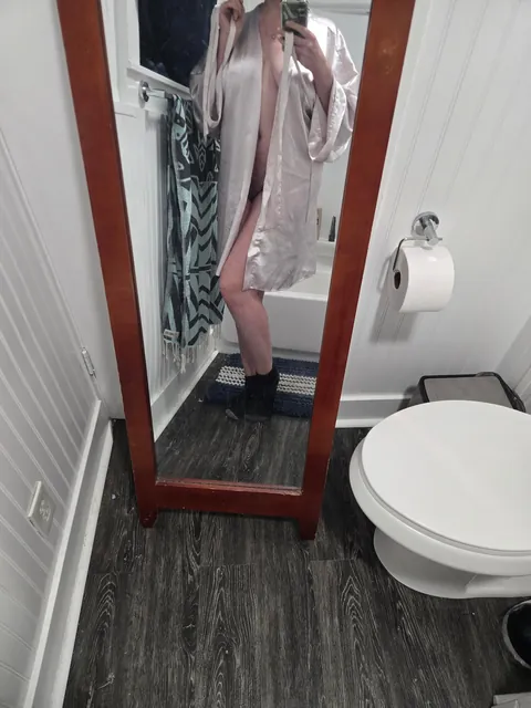 I love my silky robe