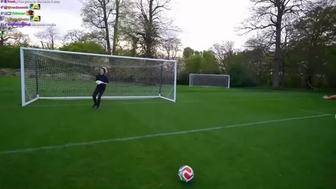 xQc was forced to end stream while training for the Sidemen Charity match after he collapsed from exhaustion