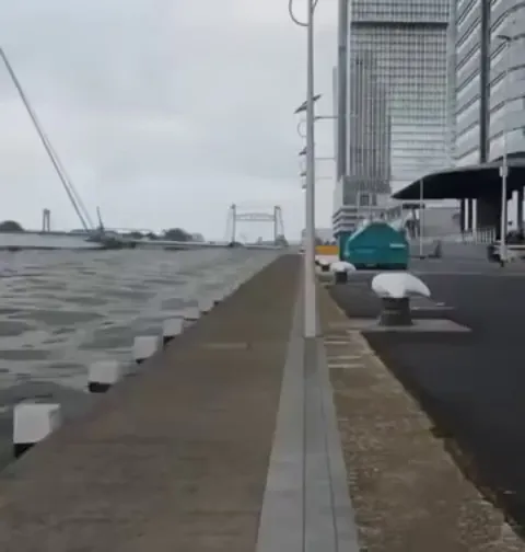 How the Netherlands cope with tides