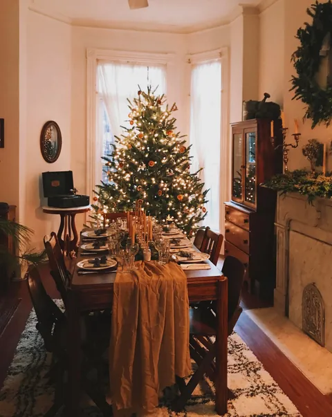 The first dinner party I hosted in this apartment. 