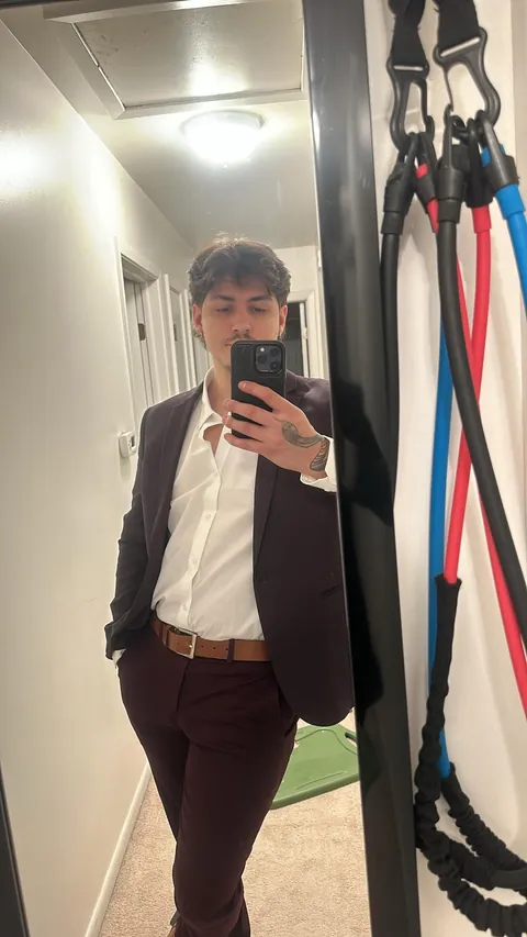 I never dress up.. how’d I do? 😵‍💫