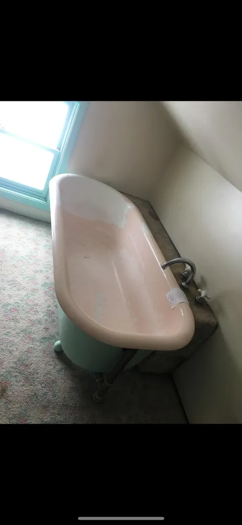 Bought our first house a while ago - have no clue how to fix this!