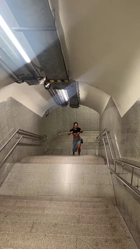 POV: You’re walking into the metro and catch me mid-flash