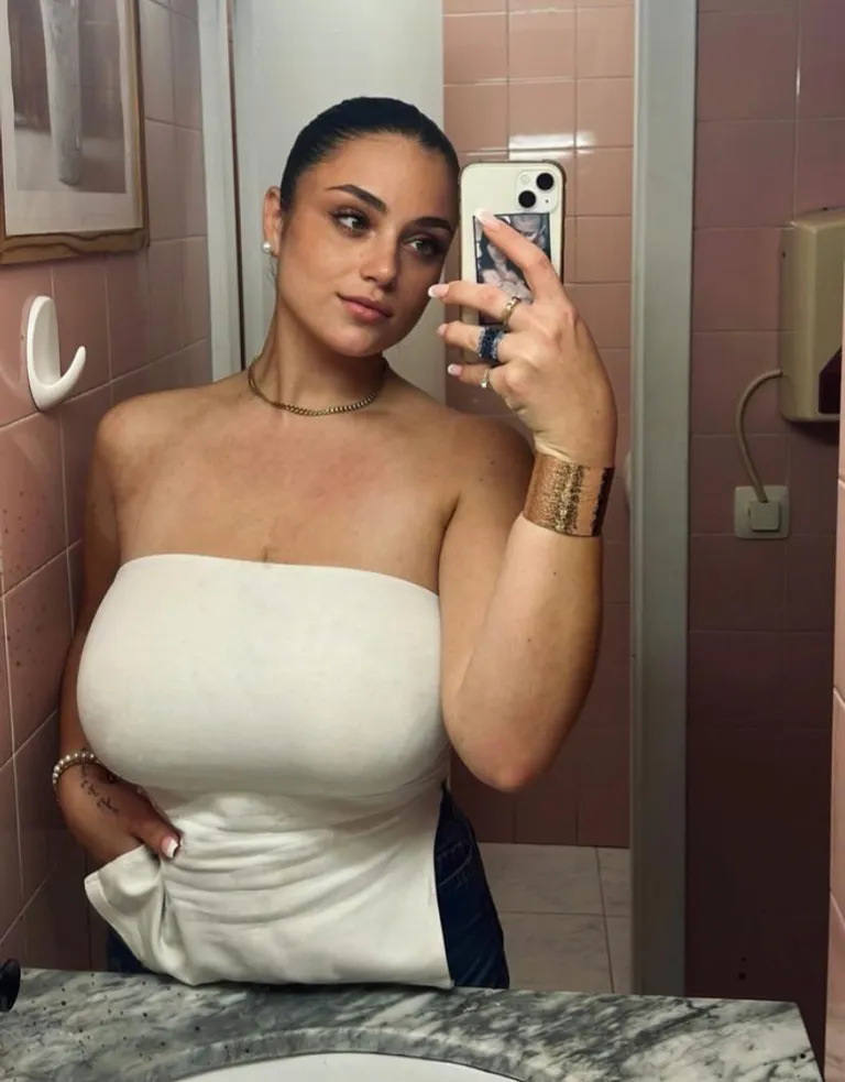 That top is doing wonders 