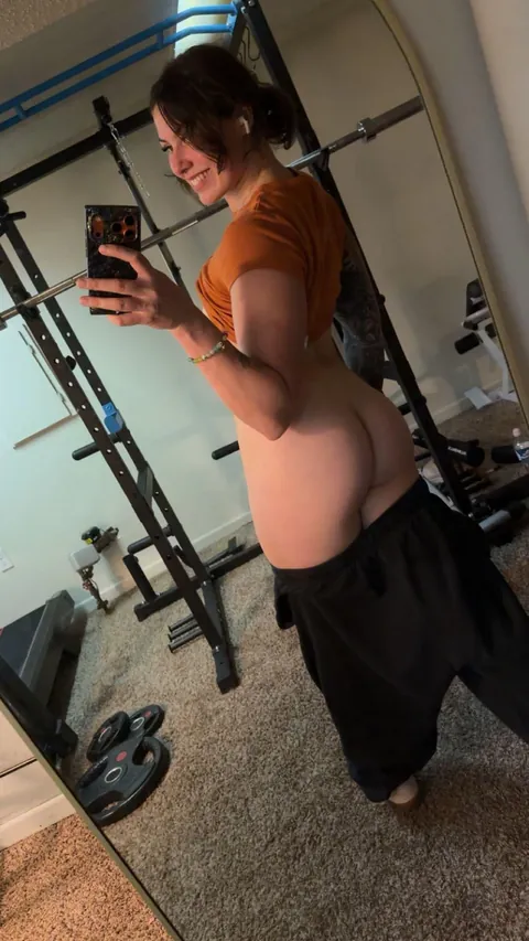 Just a regular average mommy from Iowa!! Am I worth breeding? 🫡🤪➡️