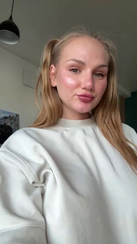 the best voluptuous tits of a first-year college student