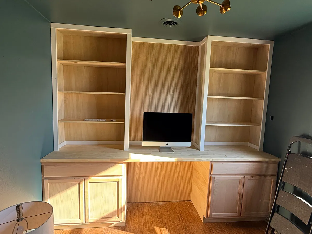 My amazing husband built me these built in bookcases with a desk for Christmas! I’m the dreamer and he’s makes all of my dreams come true! What do you guys think? Will you show him some love?! 