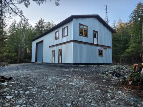 My 30x60 Alaskan Dude Dream is coming along nicely