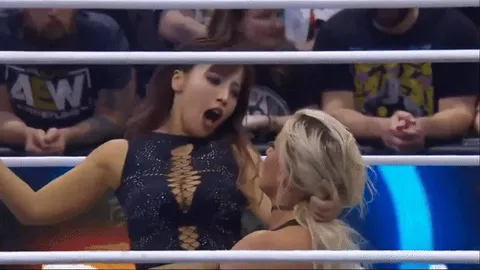 Mina Shirakawa &amp; Mariah May Kissing