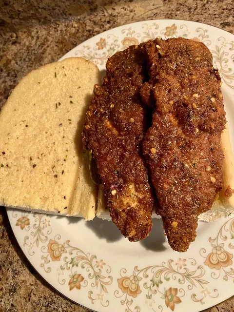 [Homemade] Hot Honey Chicken in Garlic Bread
