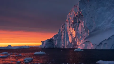 Surreal Conditions in Ilulissat Greenland [OC][4921x2768]