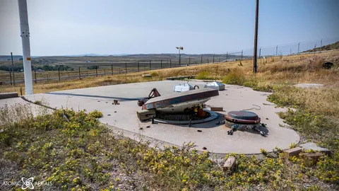 Is there anything more inviting than an unsecured hatch at a nuclear missile silo? [oc]