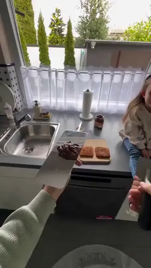 Dad knows his way around some plaster.. that little bite, so cute.