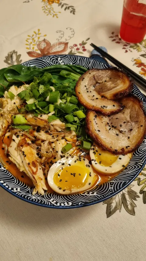 [Homemade] Garlic ramen