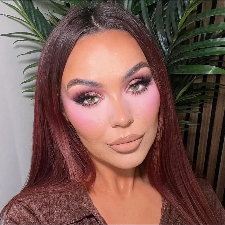 Does the pink under eye trend look good IRL?