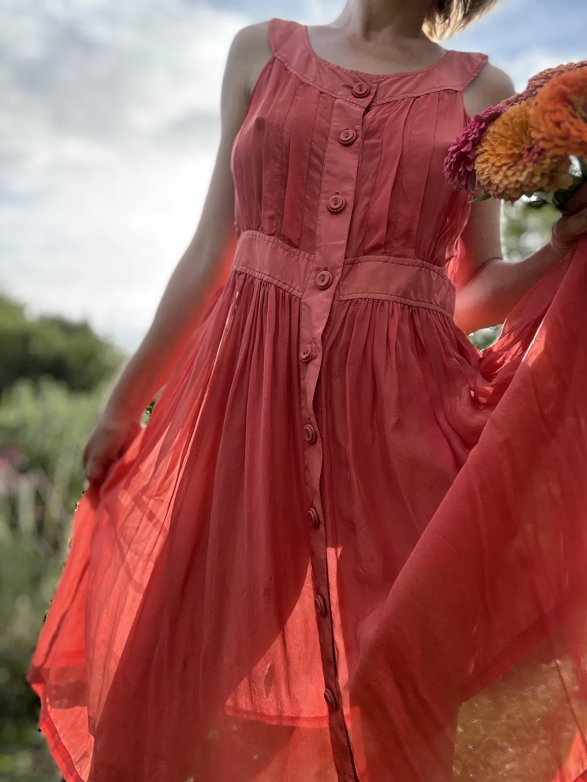 I love the color of this dress