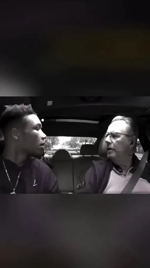 Uber driver handles the robber like a boss