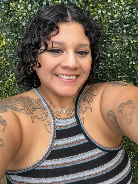 what tinder sees vs what reddit sees