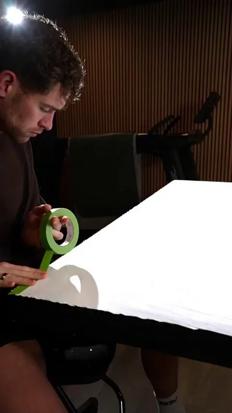 The making of Enzo Prina's Moiré Illusion art piece