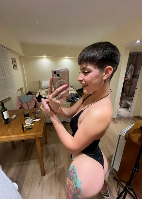 Do you like how my short hair looks on me?