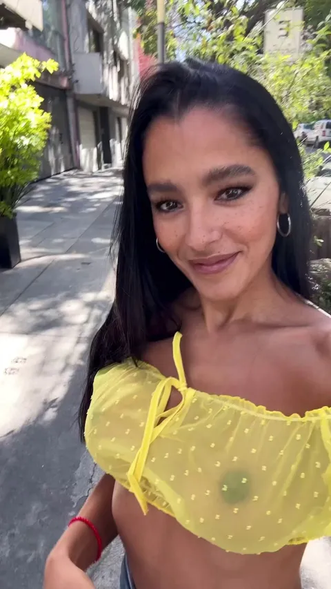 Flashing my tits to the whole street