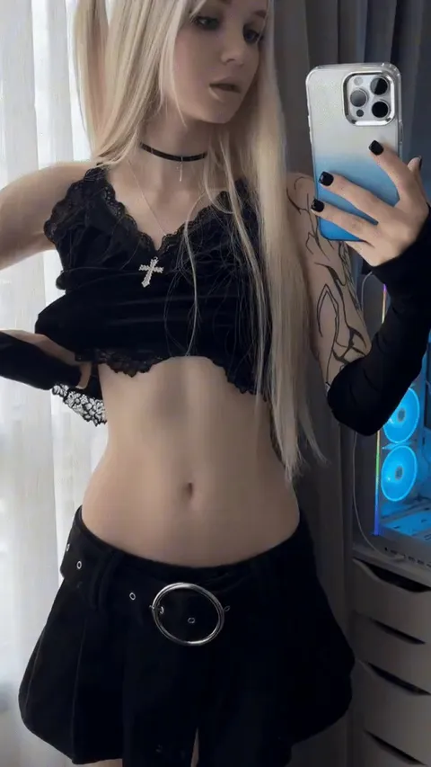 Do u think i'm cute enough to fuck