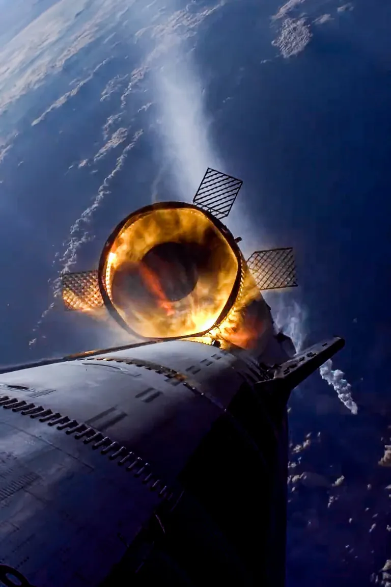 Official photos taken from Starship flight 11