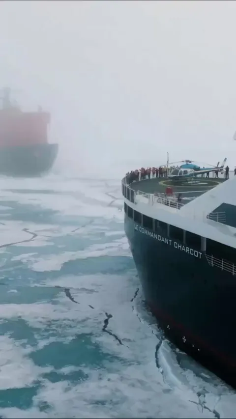 A unique encounter at the very top of the world.The Russian nuclear icebreaker 50 Years of Victory meets The French icebreaker vessel Commandant Charcot at the North Pole.
