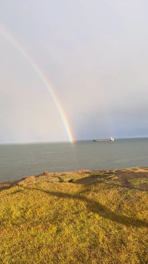 🔥full rainbow over the Arctic Ocean