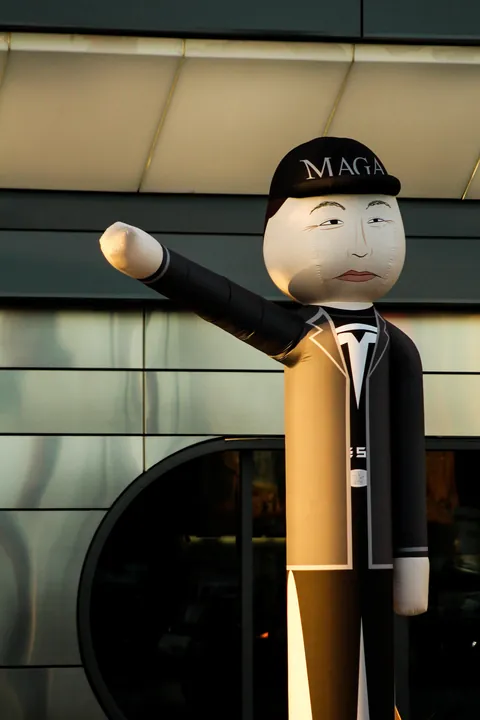 [OC] Outside the Tesla Diner in Hollywood, Friday Oct. 3