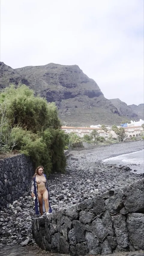 The breeze caught my kimono and I let it