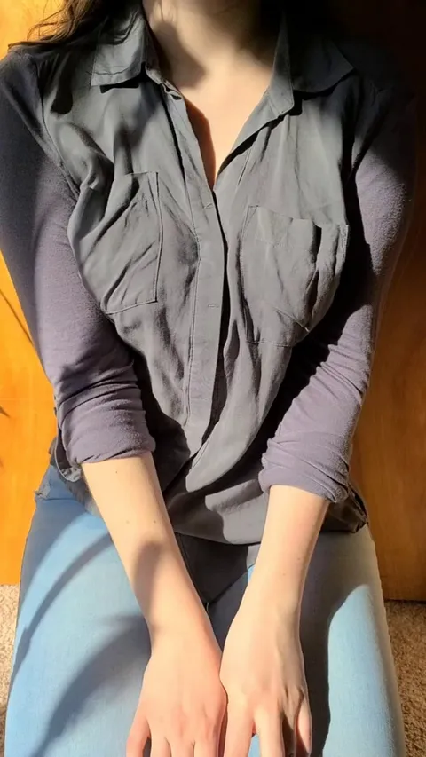 do you like what's underneath my shirt? (18f) oc