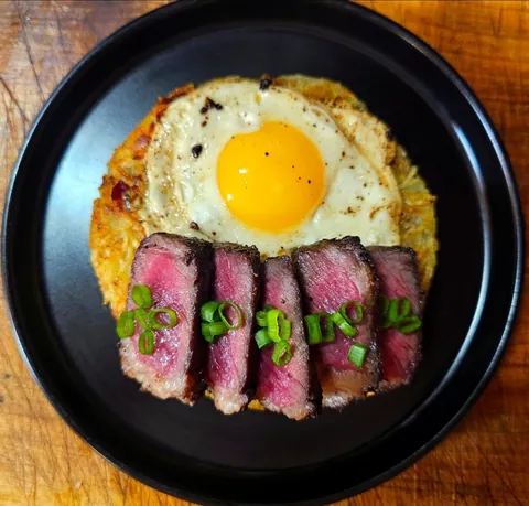 [Homemade] Steak &amp; Eggs on a Potato Pancake