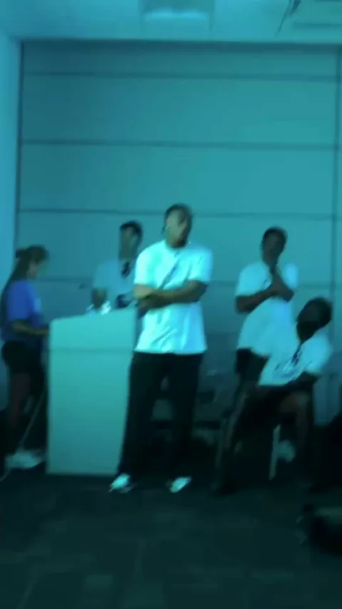 Justin Jefferson coaching up kids on routes: “We don’t run no post dig in the NFL.”