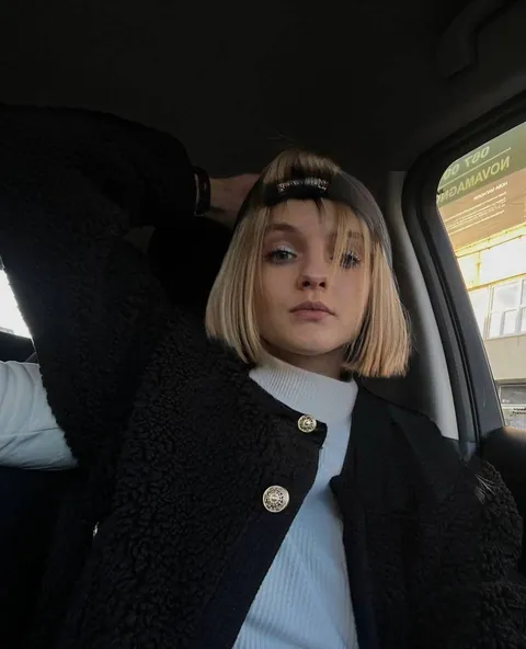 One click and im naked