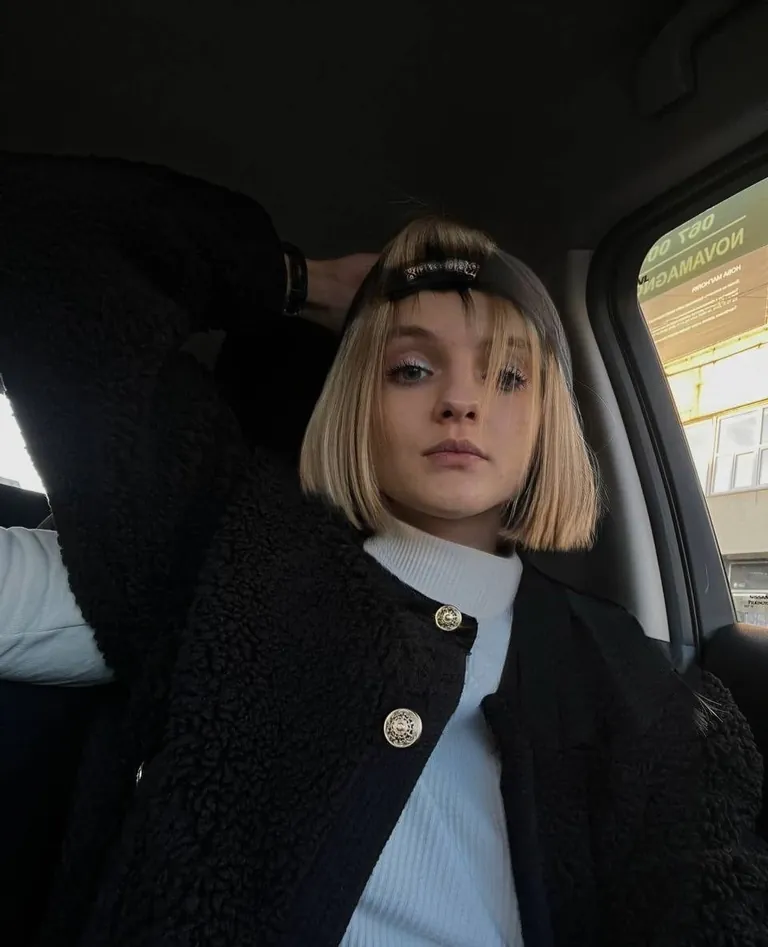 One click and im naked