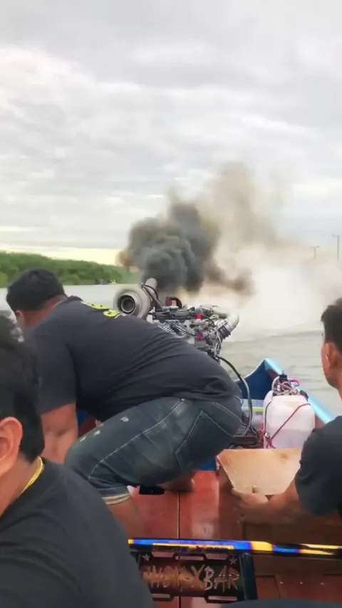 Turbo boat insane speed