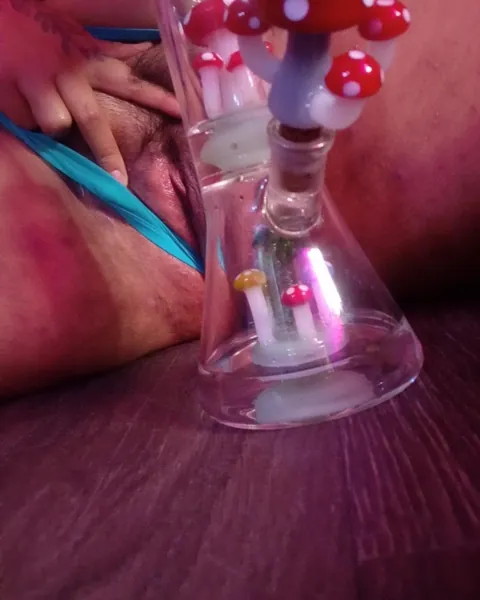 Happy Saturday stoners 💚😚 [f]
