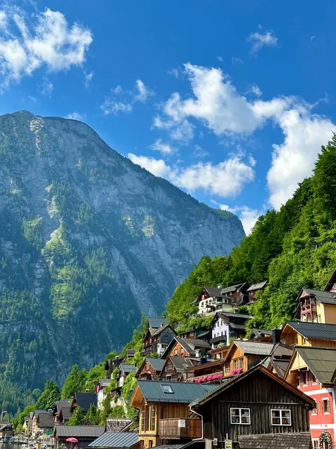 Hallstatt, Austria 🇦🇹 A postcard village, straight out of a fairy tale! Summer’25