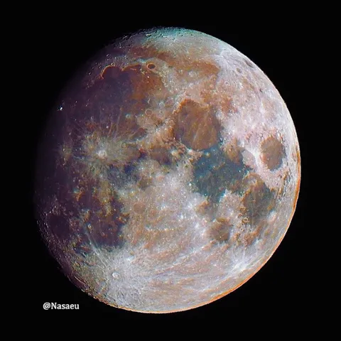 True color moon