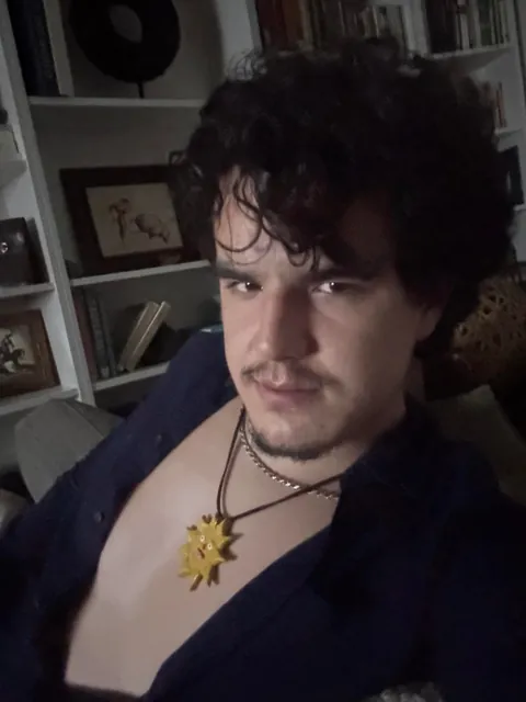 please don’t make fun of the necklace my daughter made for me