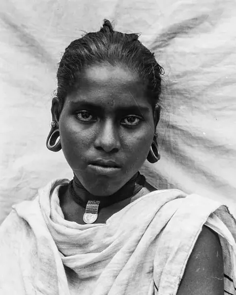 These 1926 portraits of Indians taken by German anthropologist Egon von Eickstedt during his travels which took him through India, Ceylon (modern-day Sri Lanka), and Burma