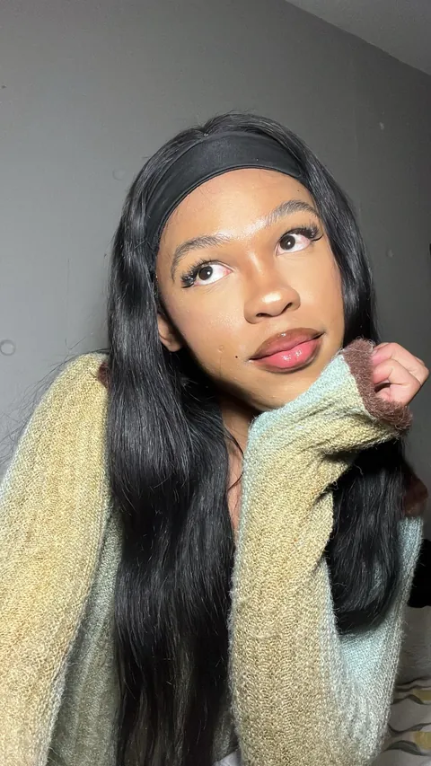 Just a boy who loves makeup (still a beginner) ❤️ what are your thoughts ?