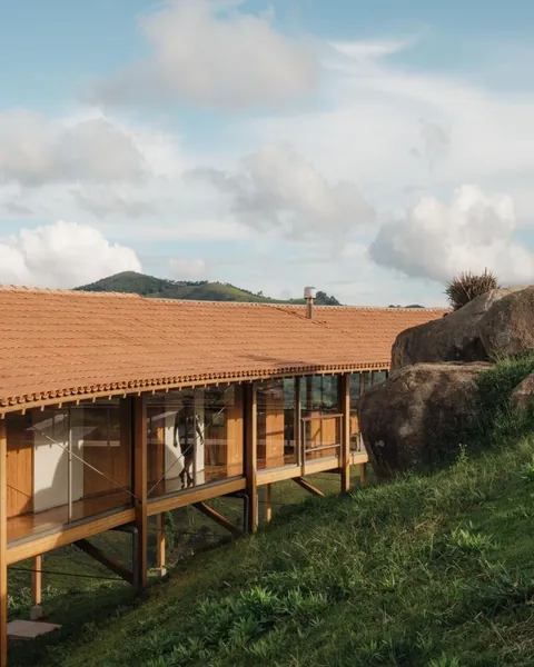 Superb WOODEN HOUSE in the hills of Brazil in Cunha, by Mariana Caires &amp; co (2024)