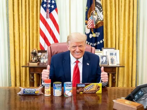 Yes you're seeing right, that's the oval office being used for a product placement