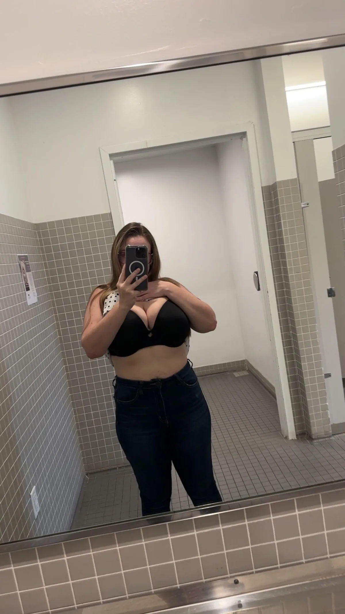 [f26] 🤭🤭got walked in on couple times but never got caught…tongue out or no